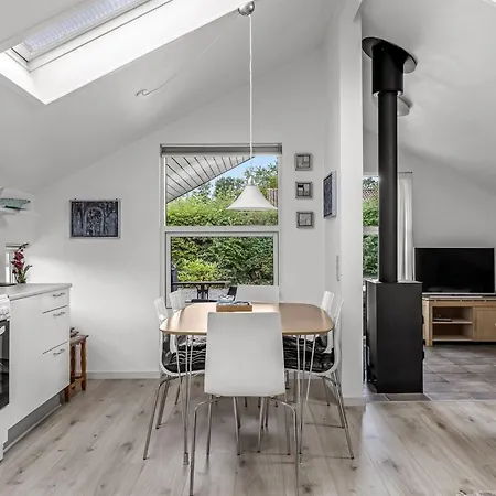 Vakantiehuis Dior - 800m From The Sea By Interhome *