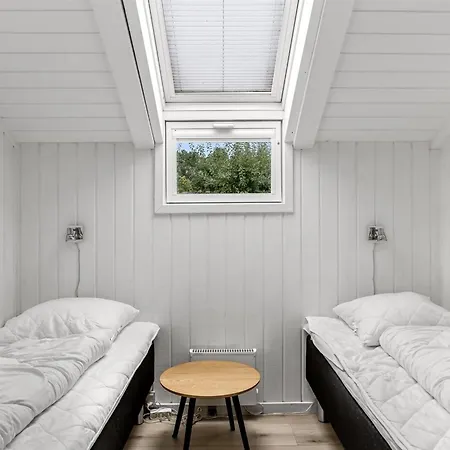 Vakantiehuis Dior - 800m From The Sea By Interhome